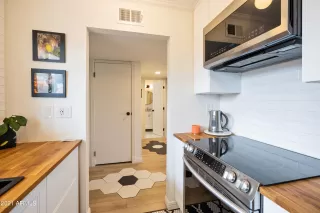 Photo #4: 6310419 Listing