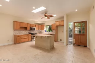 Photo #4: 6310584 Listing