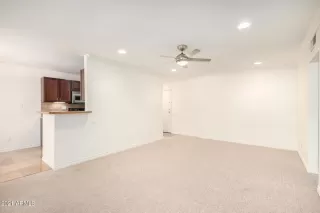 Photo #6: 6310918 Listing