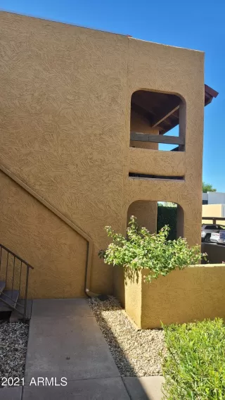 Photo #5: 6311421 Listing