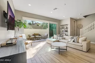 Photo #5: 6312748 Listing