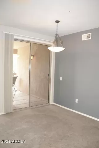 Photo #5: 6312887 Listing