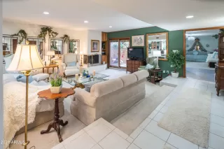 Photo #5: 6313137 Listing 