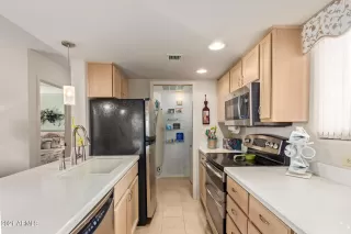 Photo #5: 6313684 Listing