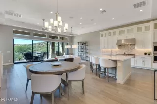 Photo #3: 6313899 Listing