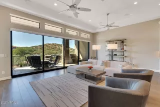 Photo #4: 6313899 Listing