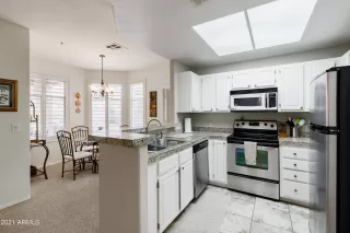 Photo #5: 6315623 Listing