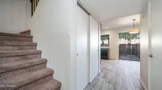 Photo #5: 6315909 Listing