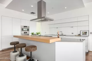 Photo #4: 6316031 Listing