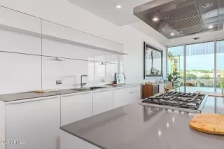 Photo #6: 6316031 Listing