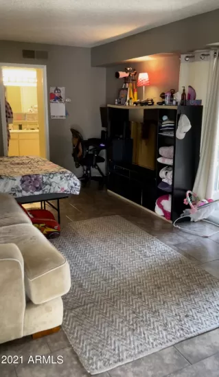 Photo #4: 6317059 Listing