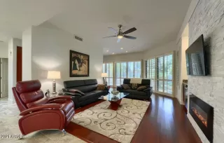 Photo #2: 6317177 Listing