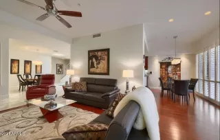 Photo #5: 6317177 Listing