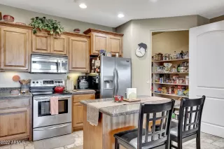 Photo #5: 6317303 Listing