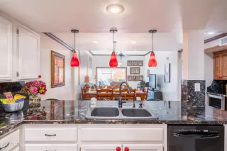 Photo #6: 6317356 Listing 