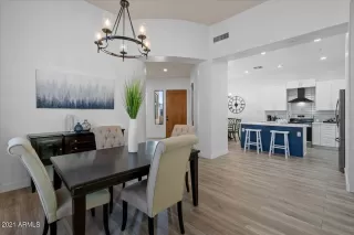 Photo #6: 6317459 Listing