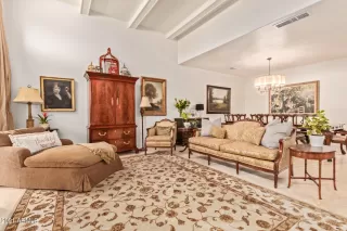 Photo #6: 6317715 Listing