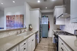 Photo #6: 6317959 Listing