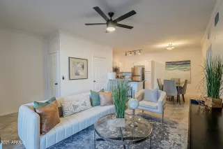 Photo #6: 6318072 Listing