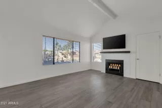 Photo #2: 6318290 Listing