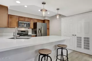 Photo #2: 6318333 Listing 