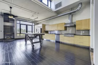 Photo #5: 6318438 Listing