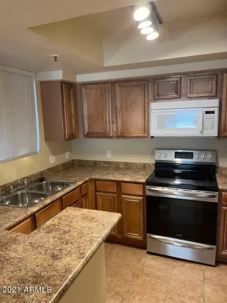 Photo #5: 6318582 Listing