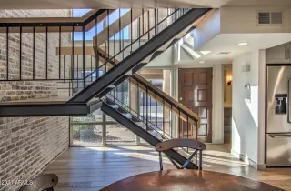 Photo #1: 6318895 Listing