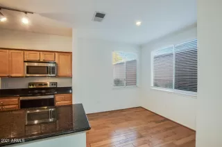 Photo #5: 6318947 Listing