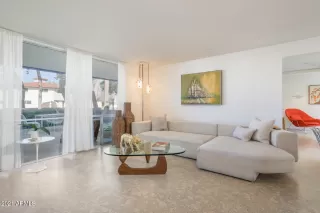 Photo #1: 6318986 Listing 