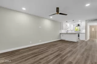 Photo #6: 6319669 Listing