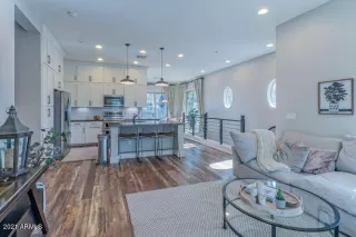 Photo #6: 6319685 Listing