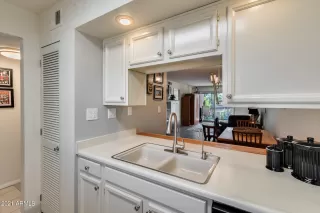 Photo #5: 6319814 Listing