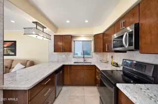 Photo #6: 6319820 Listing