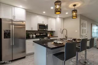 Photo #5: 6320178 Listing