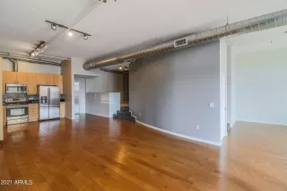 Photo #6: 6320208 Listing