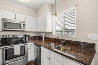 Photo #5: 6320470 Listing