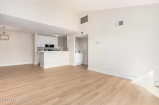 Photo #2: 6320851 Listing