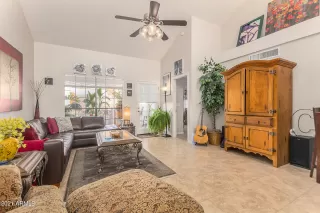 Photo #4: 6320861 Listing