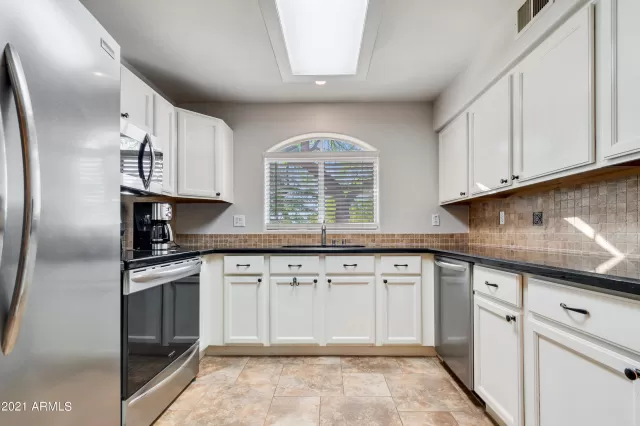 MLS: 6321368 Condo For Sale