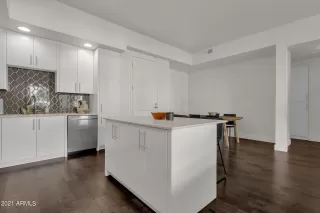 Photo #5: 6321930 Listing