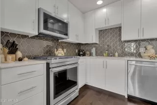 Photo #6: 6321930 Listing