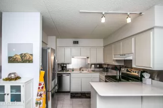 Photo #4: 6322086 Listing