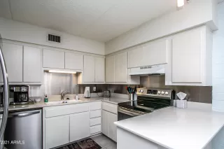 Photo #5: 6322086 Listing