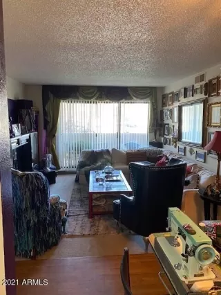 Photo #5: 6322157 Listing