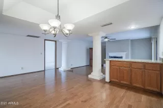 Photo #5: 6322798 Listing