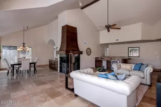 Photo #6: 6323198 Listing