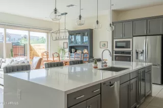 Photo #5: 6323256 Listing