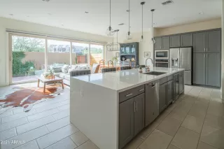 Photo #6: 6323256 Listing