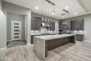 Photo #2: 6323400 Listing